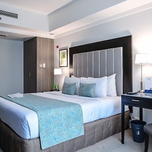 Deluxe One-Bedroom Suite